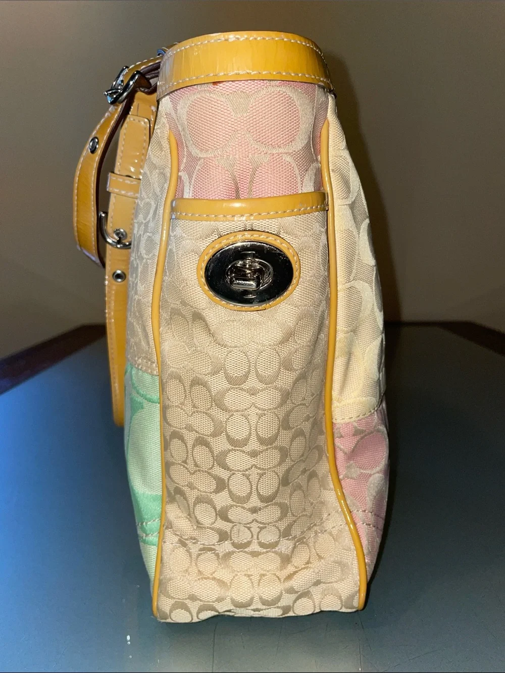 Coach Patchwork Signature Tote in Pastel F14897